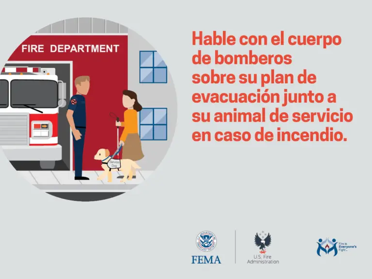 Illustration of a woman with a service dog talking to a firefighter outside a fire department. Text in Spanish reads, "Hable con el cuerpo de bomberos sobre su plan de evacuación junto a su animal de servicio en caso de incendio." Logos for FEMA, U.S. Fire Administration, and another organization are at the bottom.